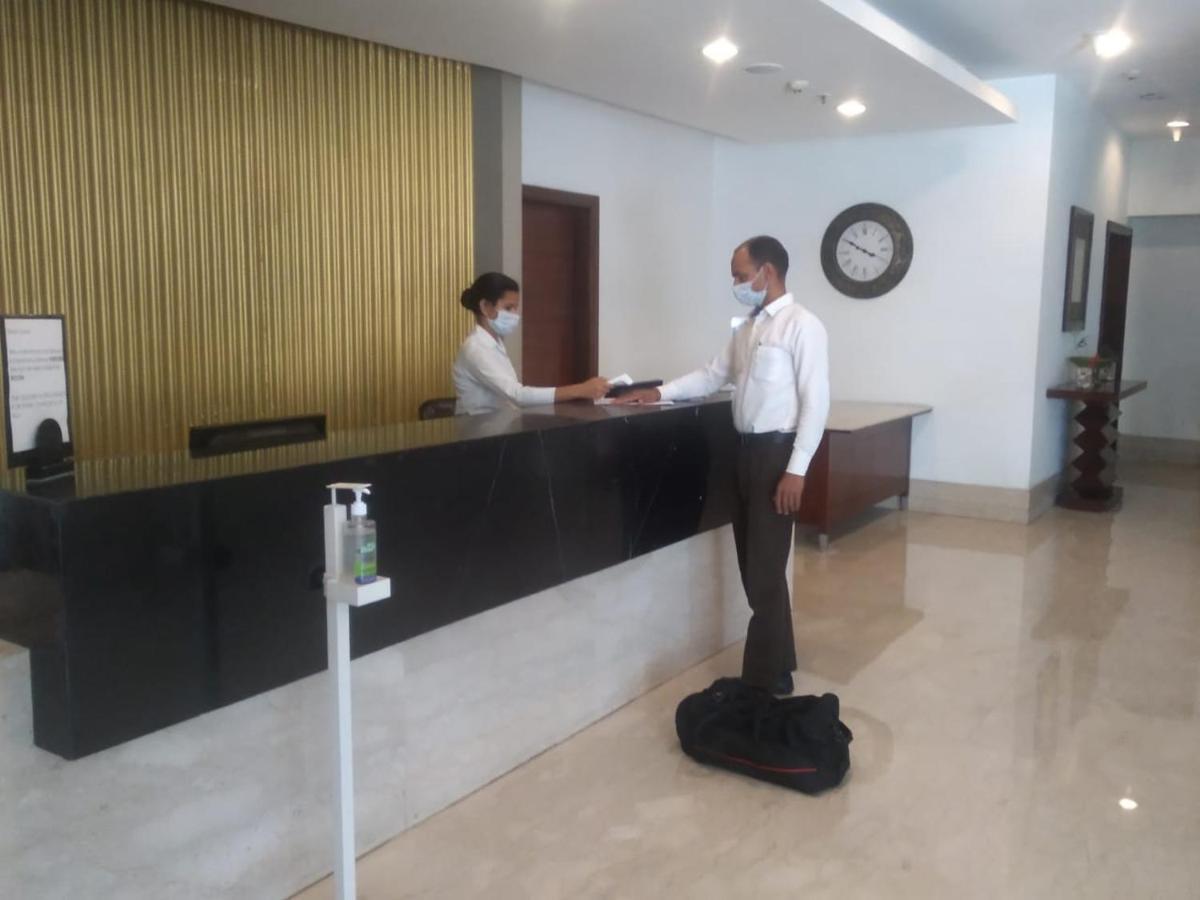 โกลเดน พลาซา โฮเต็ล Hotel ปัญจ์กุลา ภายนอก รูปภาพ