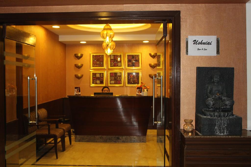 โกลเดน พลาซา โฮเต็ล Hotel ปัญจ์กุลา ภายนอก รูปภาพ