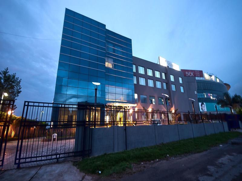 โกลเดน พลาซา โฮเต็ล Hotel ปัญจ์กุลา ภายนอก รูปภาพ