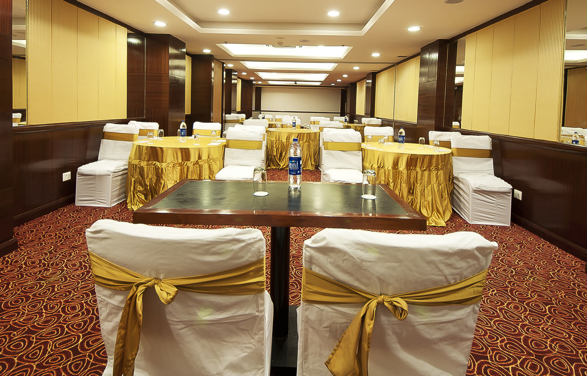 โกลเดน พลาซา โฮเต็ล Hotel ปัญจ์กุลา ภายนอก รูปภาพ