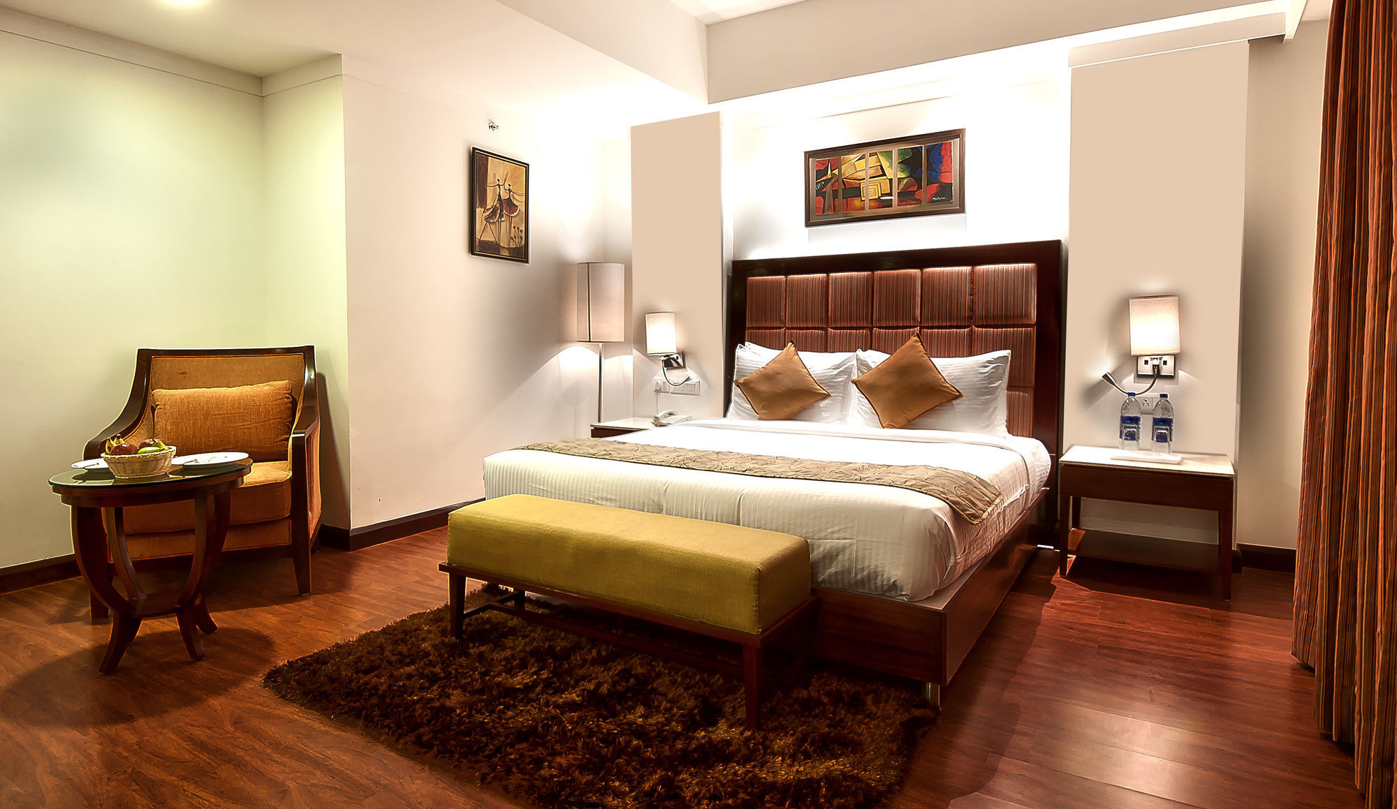 โกลเดน พลาซา โฮเต็ล Hotel ปัญจ์กุลา ภายนอก รูปภาพ